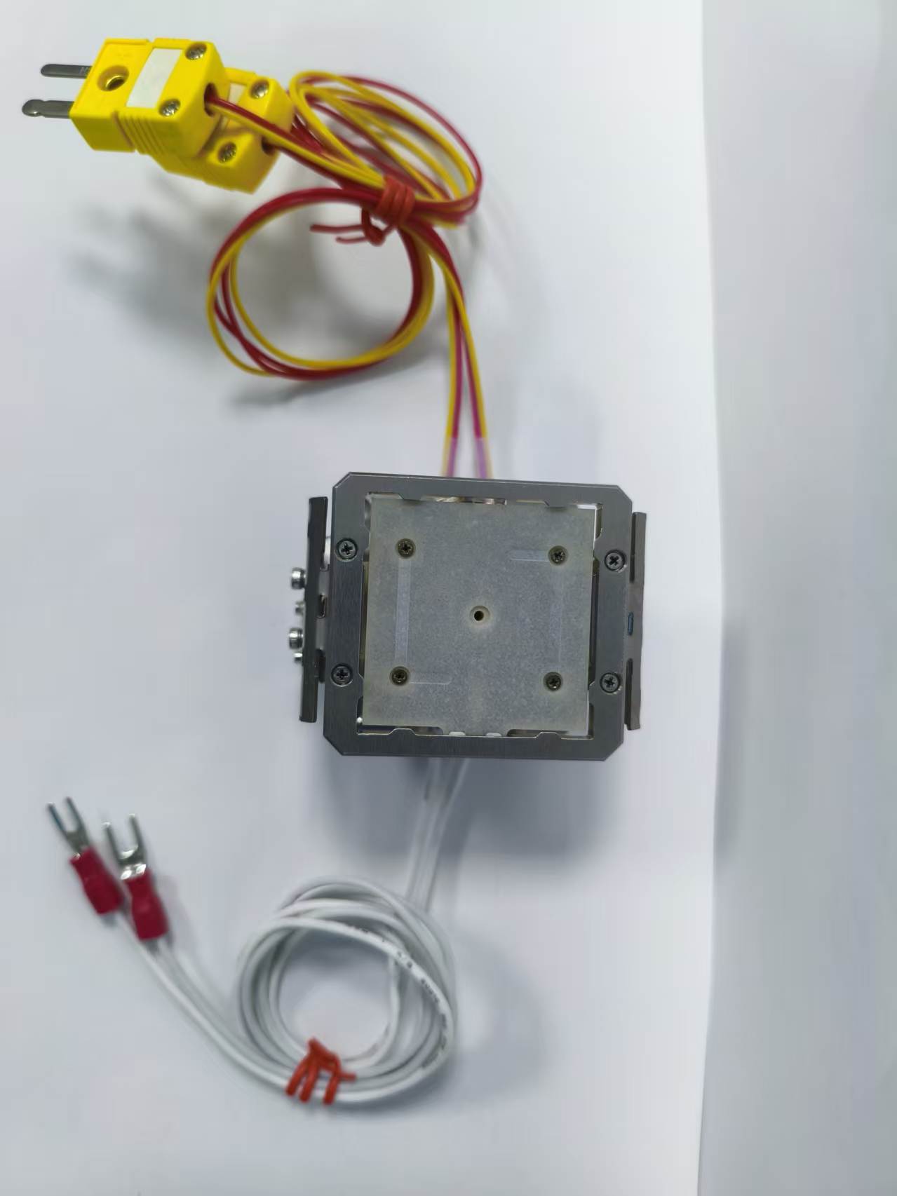 Aluminum Nitride ceramic heater.jpg